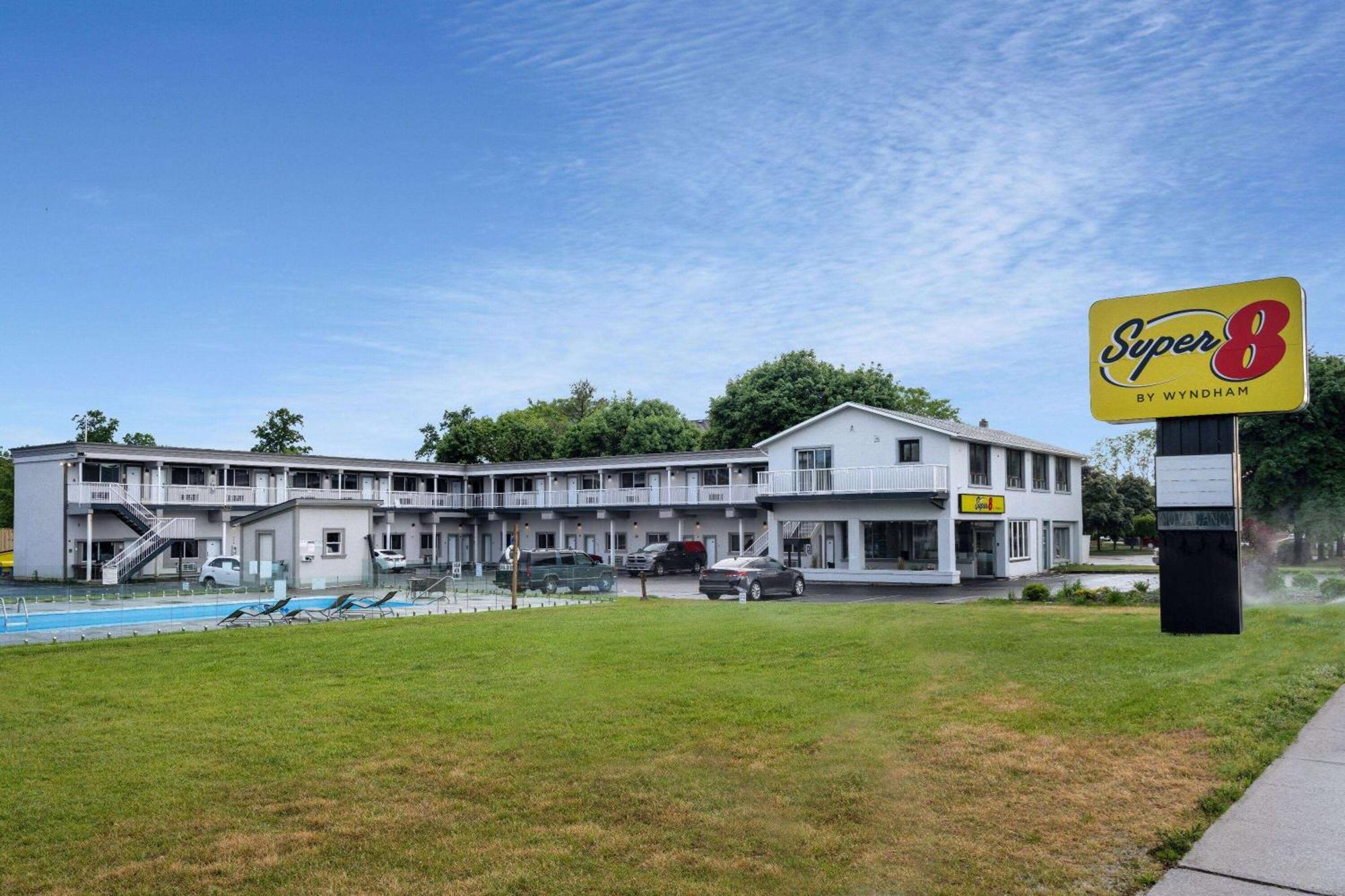 Super 8 By Wyndham Niagara Falls On Extérieur photo
